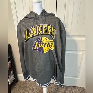 Men’s Lakers sweatshirt. XL